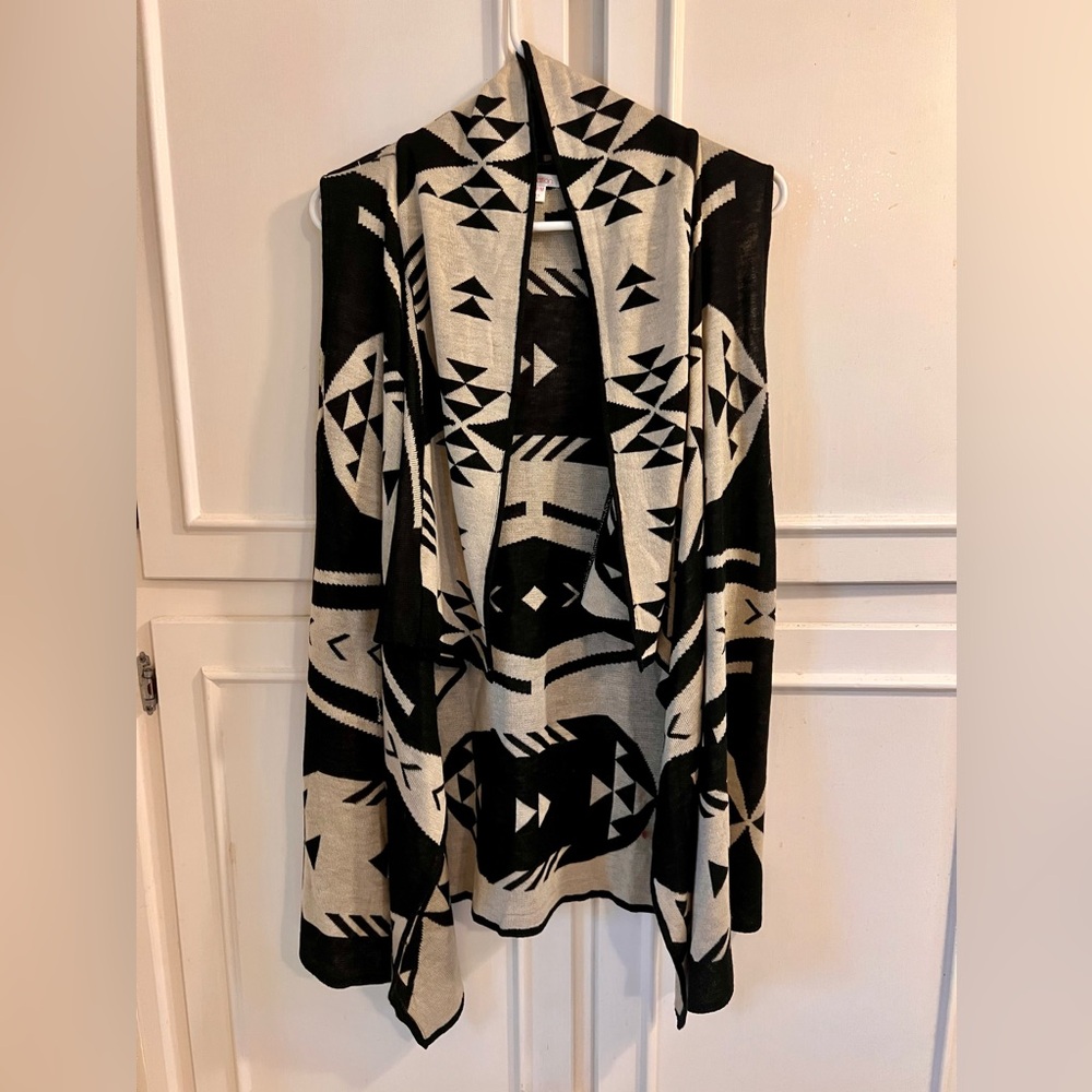 Geometric Black and Beige Women's Sweater